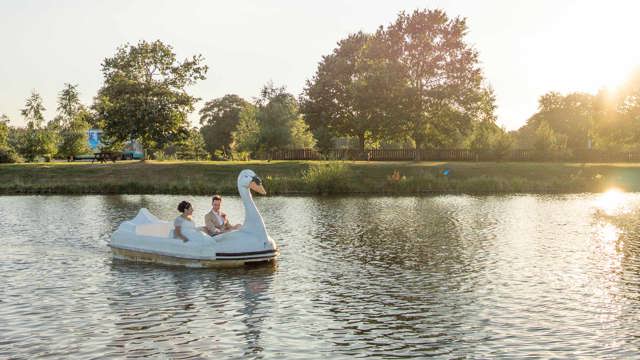 Image of wedding venue pedalo bride groom web res